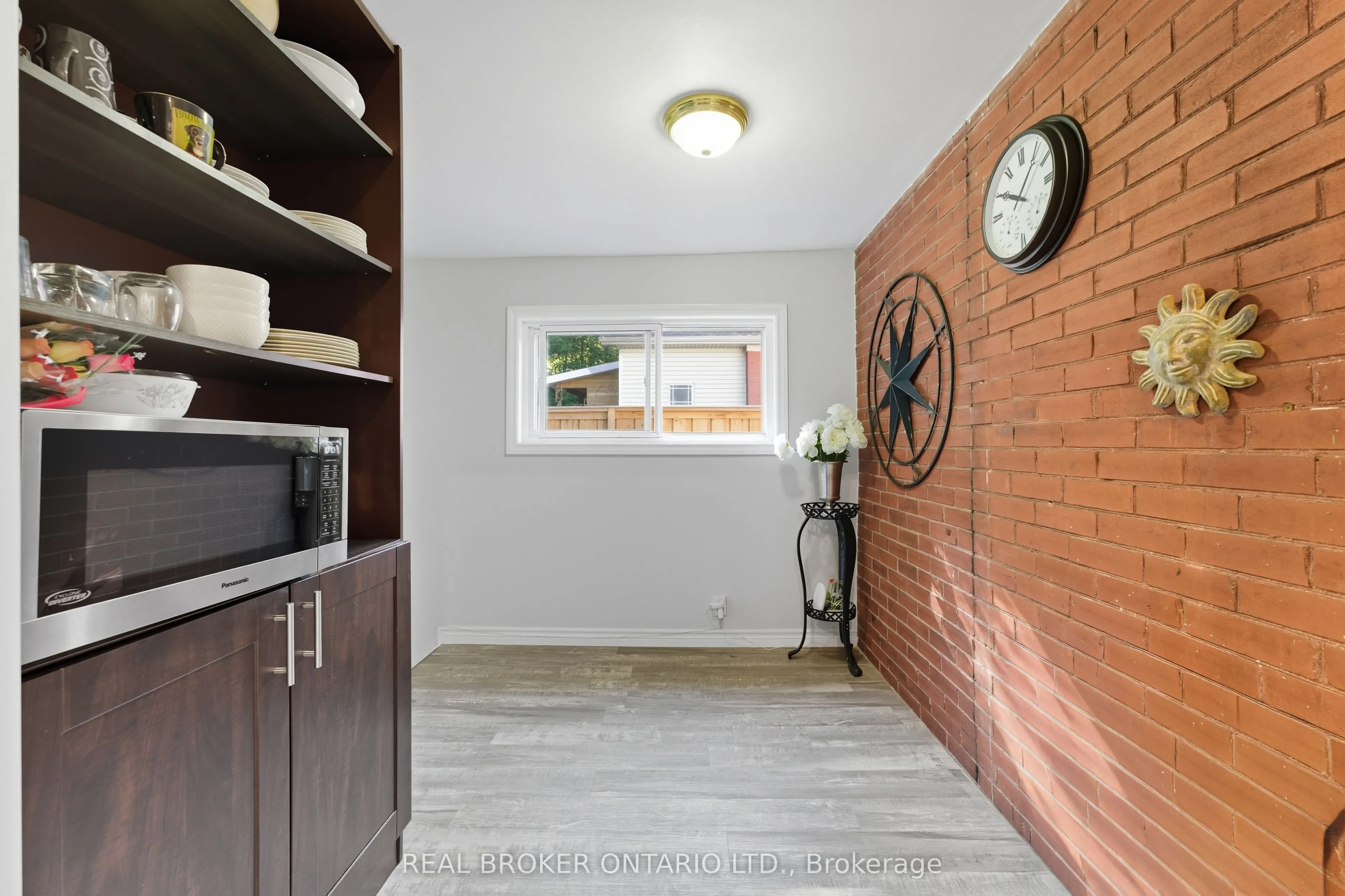 81 Beech Avenue