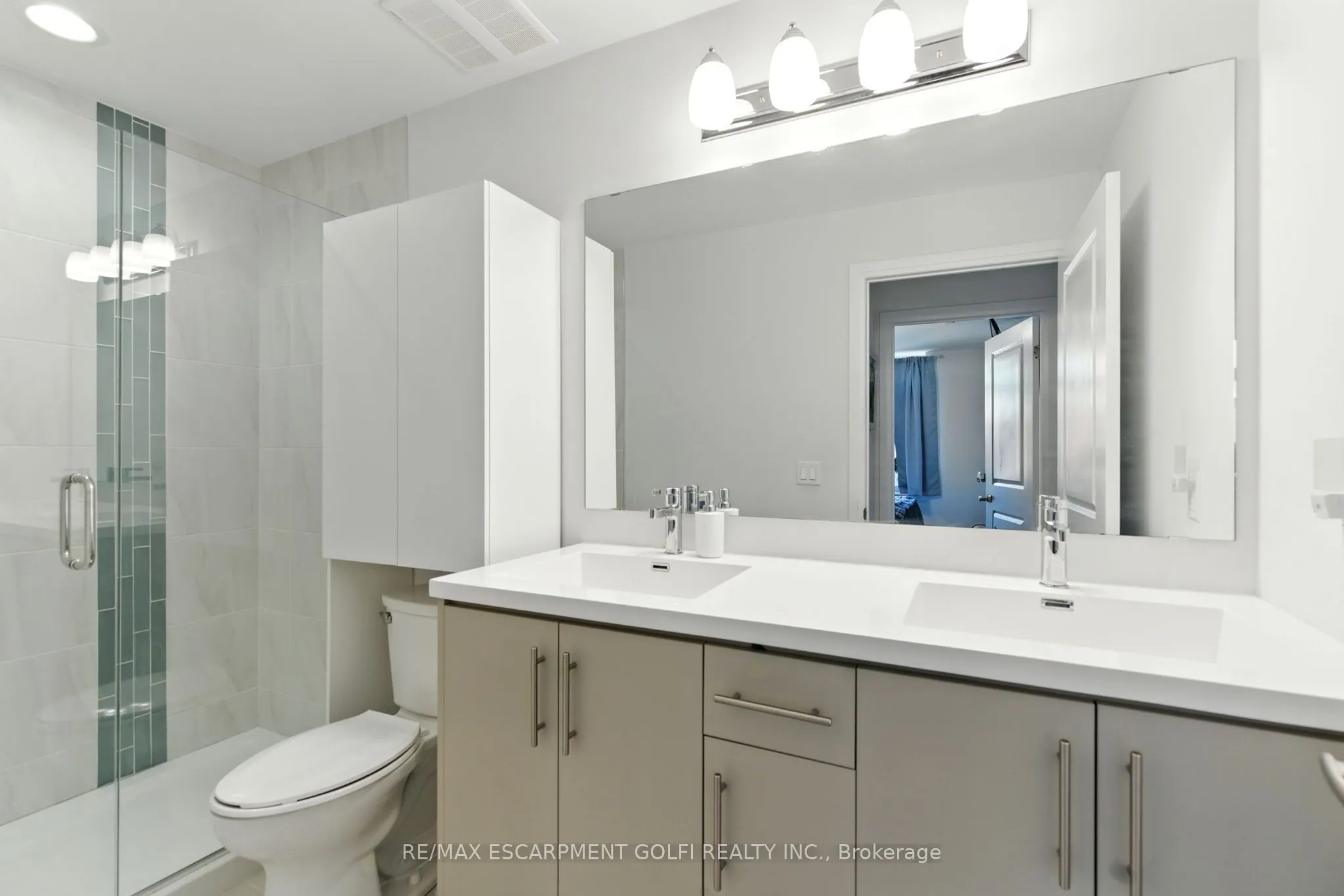 1 Redfern Avenue, #304