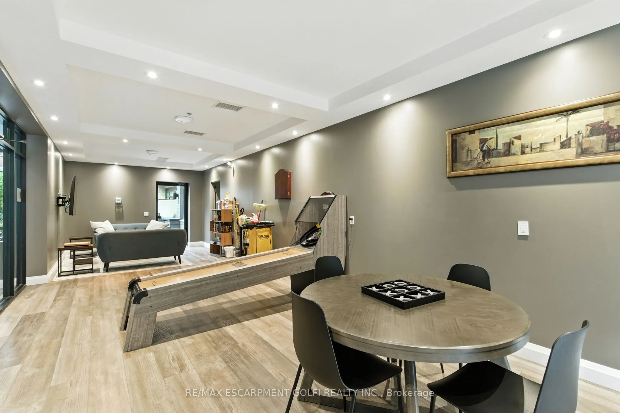 1 Redfern Avenue, #304