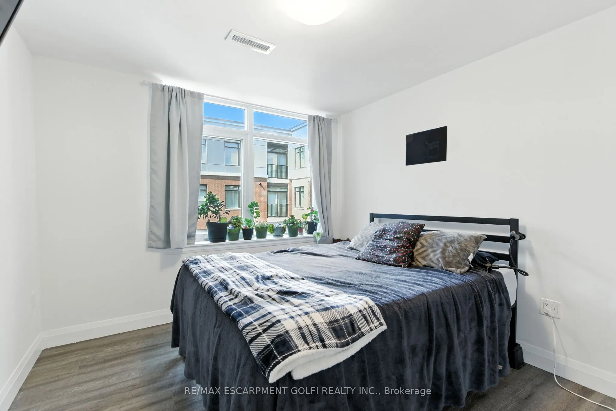 1 Redfern Avenue, #304