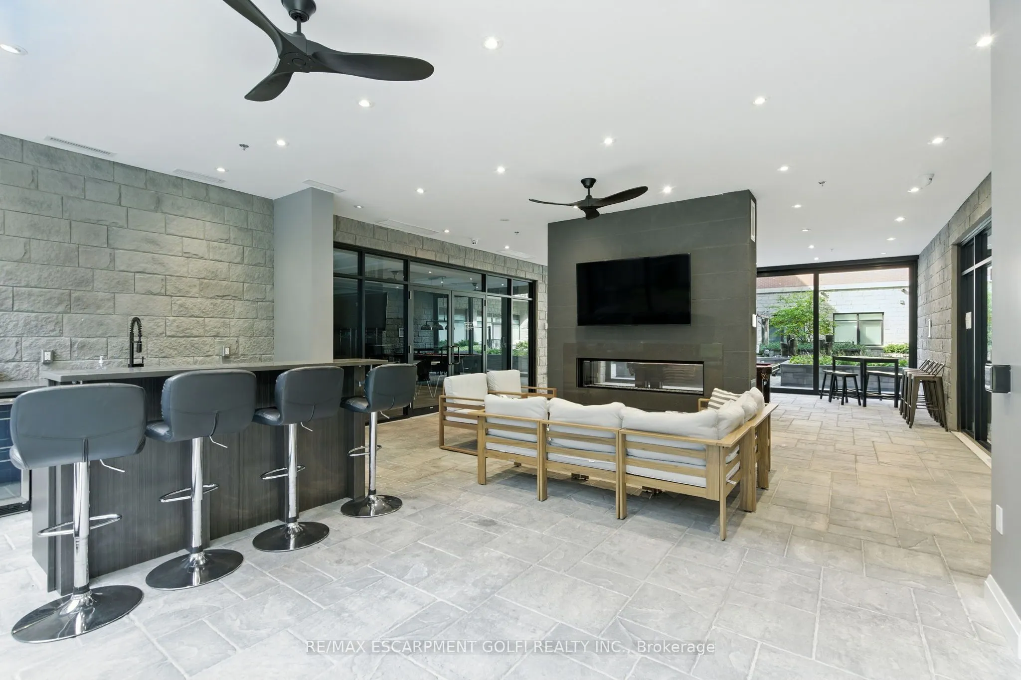 1 Redfern Avenue, #304
