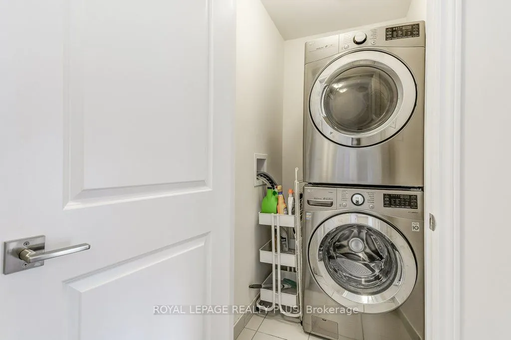 383 Dundas Street E, #34