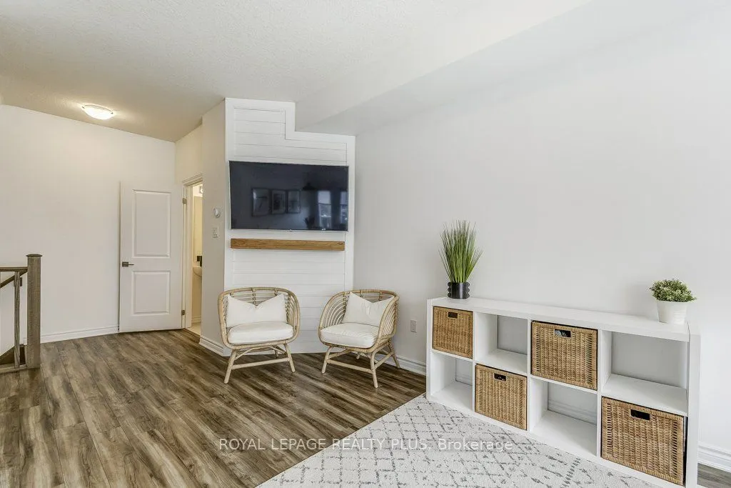 383 Dundas Street E, #34