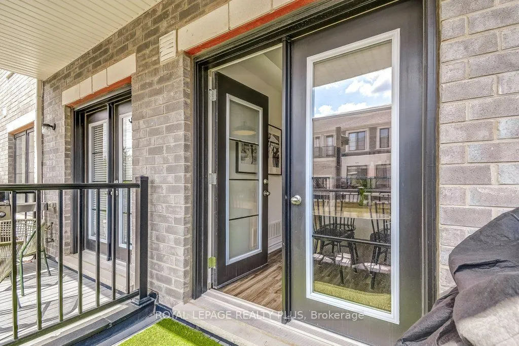 383 Dundas Street E, #34