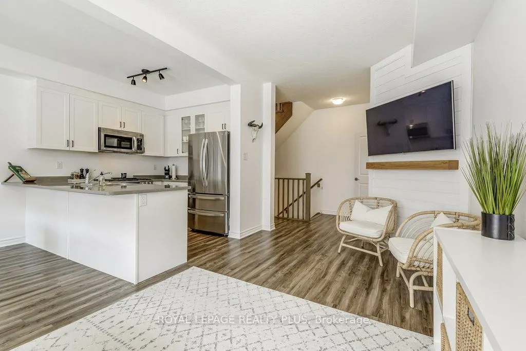 383 Dundas Street E, #34