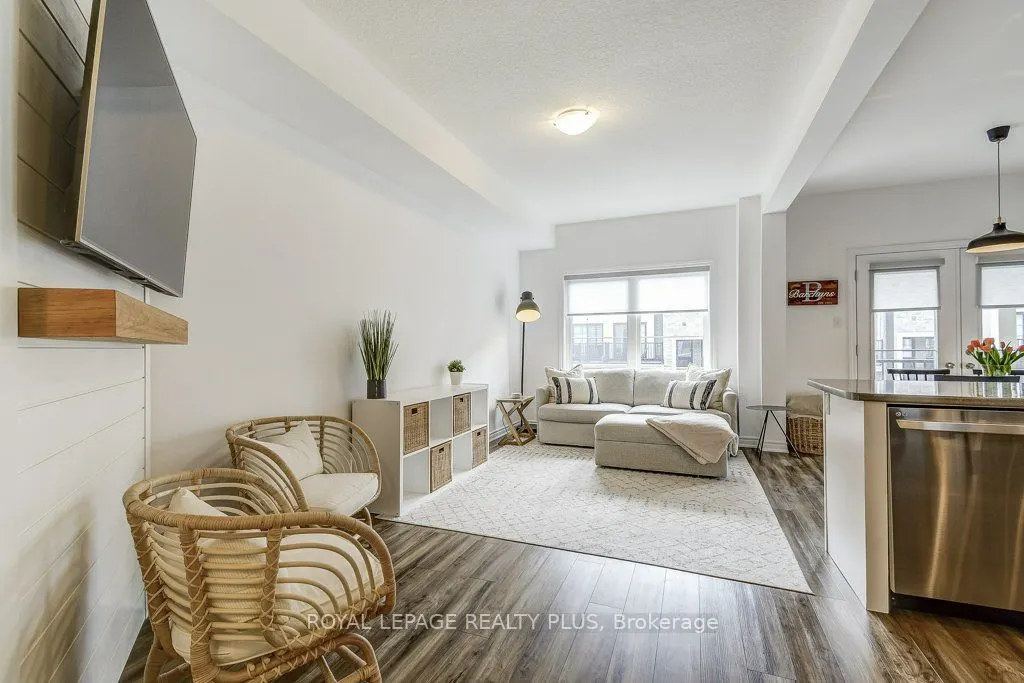 383 Dundas Street E, #34