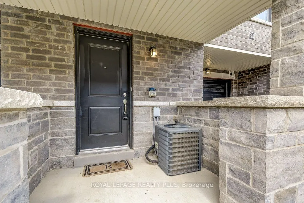 383 Dundas Street E, #34