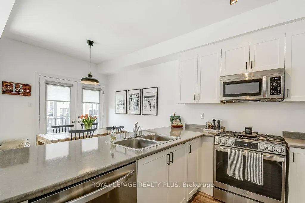 383 Dundas Street E, #34