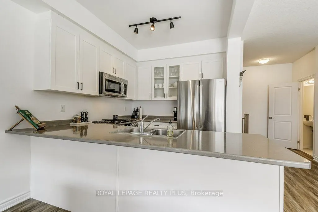 383 Dundas Street E, #34