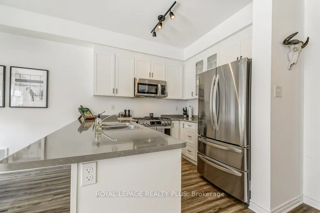 383 Dundas Street E, #34