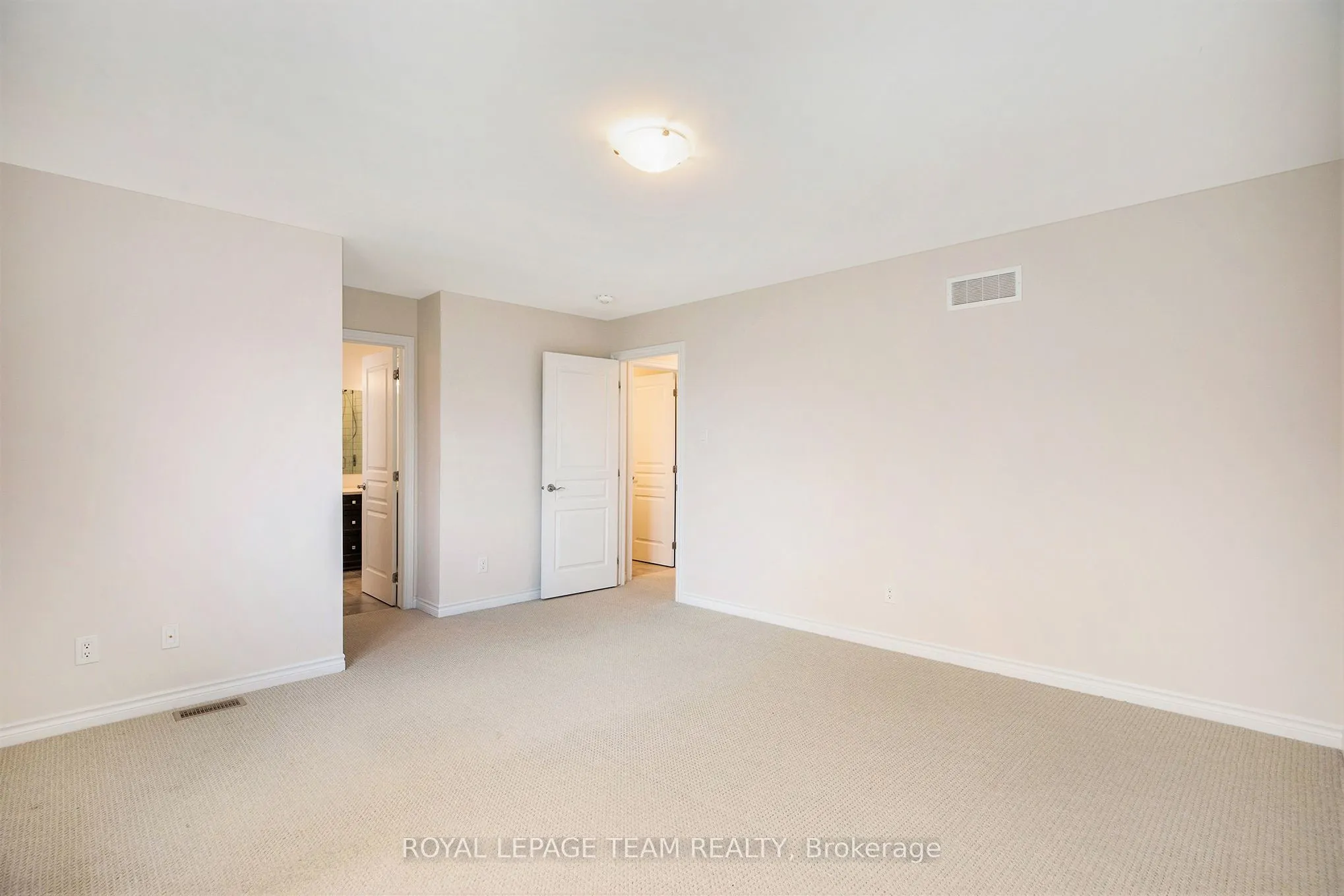 521 Kindred Crescent