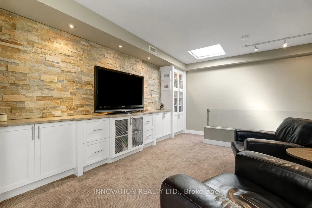 150 Waverley Street, #2C
