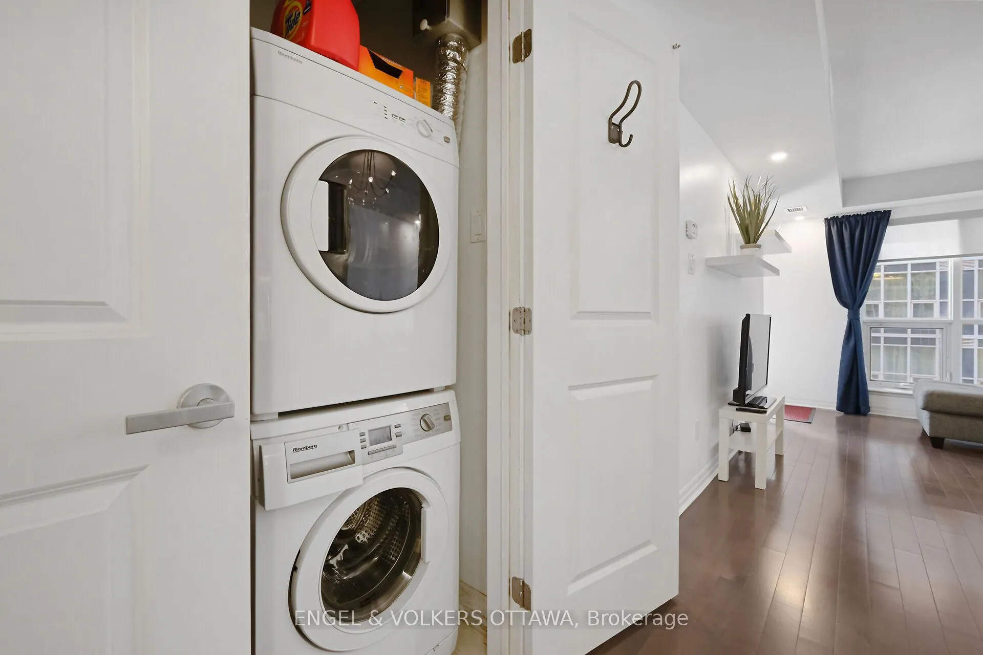 195 Besserer Street, #707