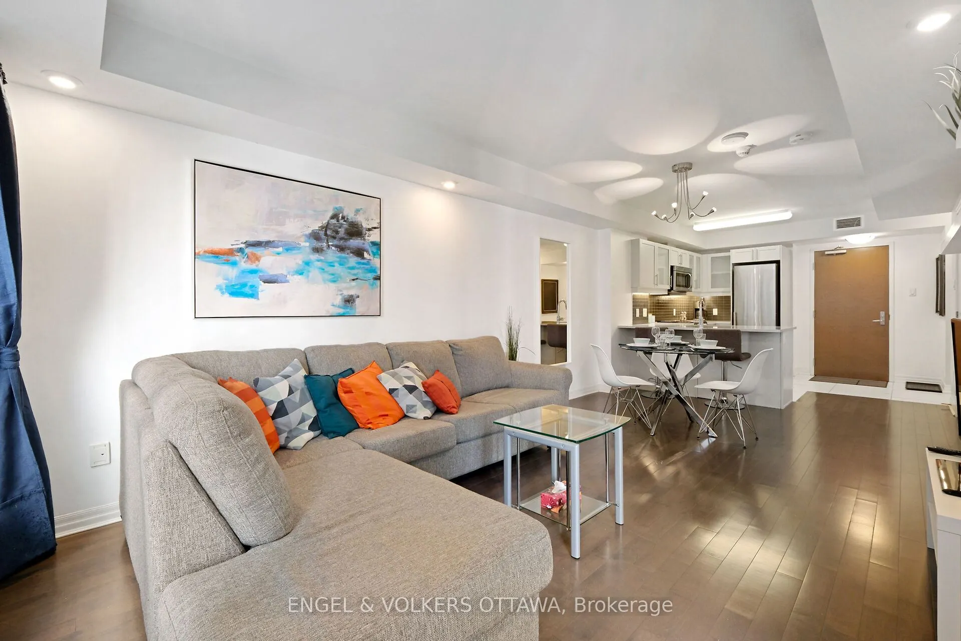195 Besserer Street, #707