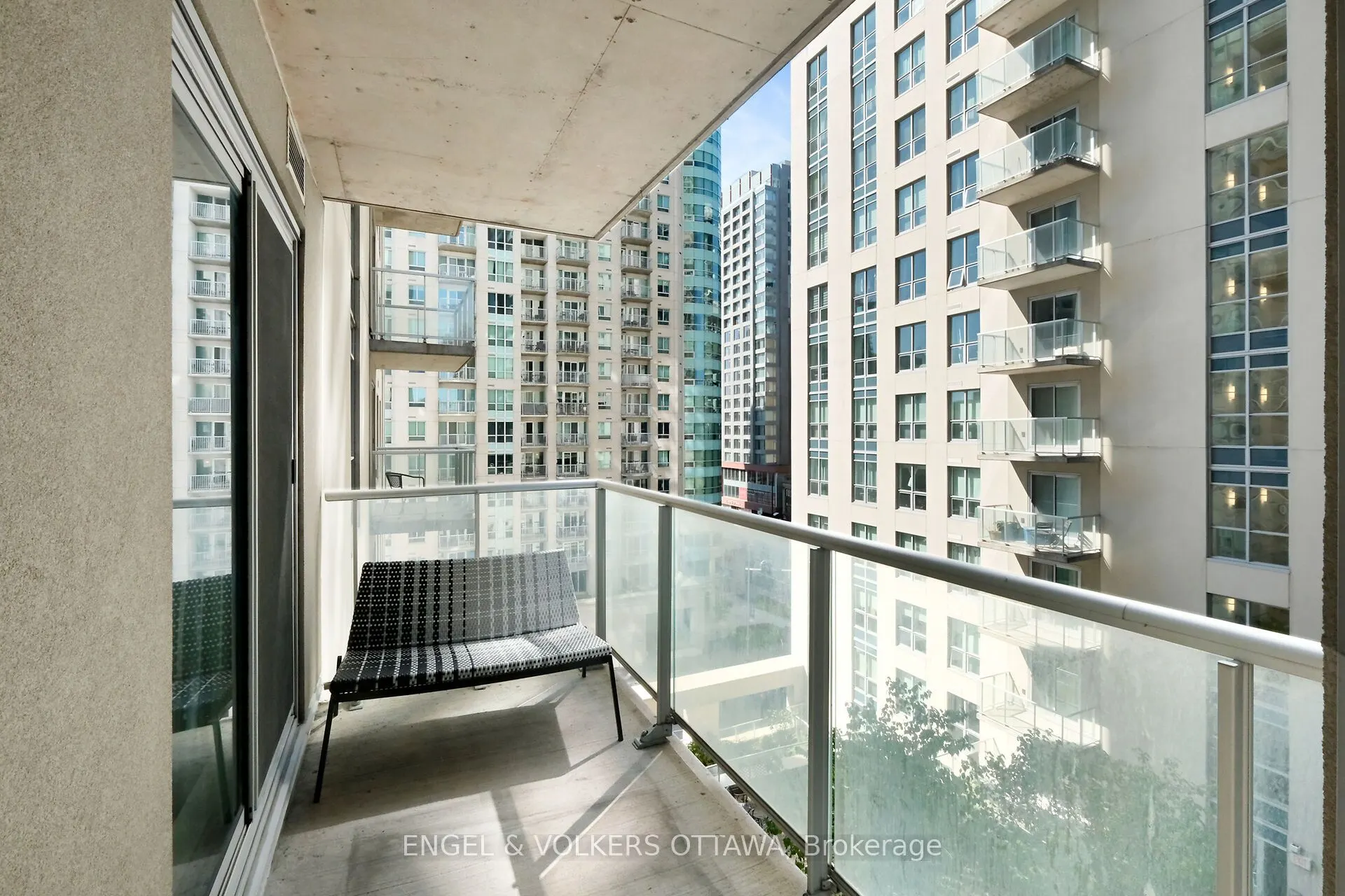 195 Besserer Street, #707