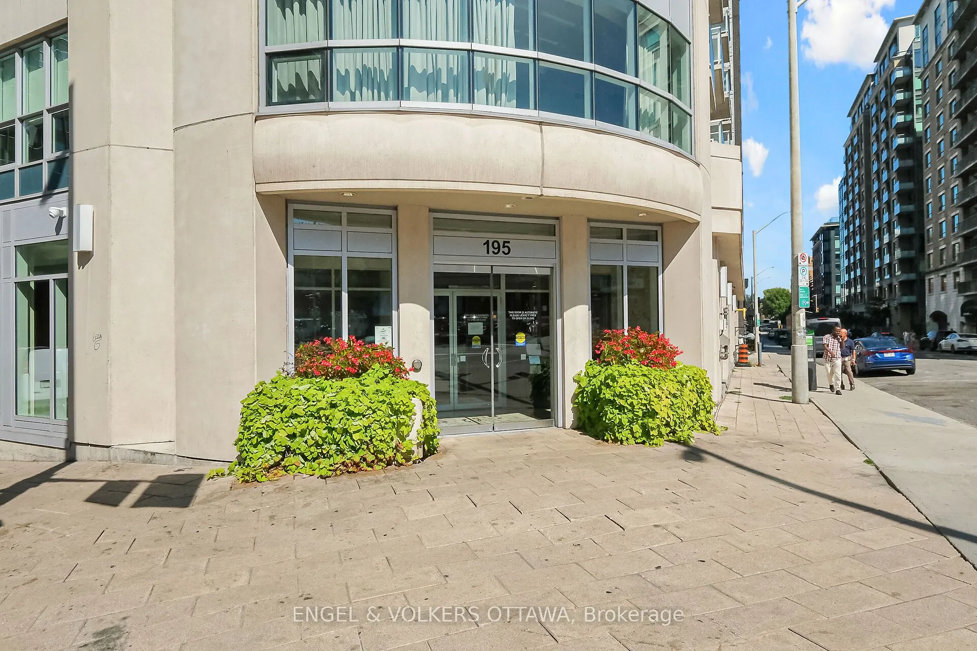 195 Besserer Street, #707