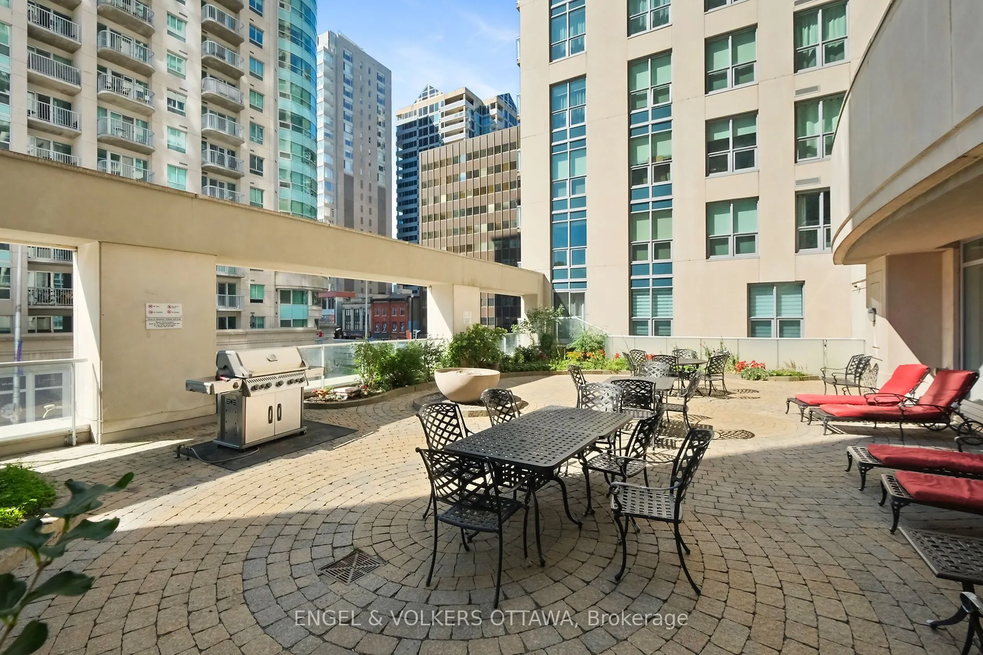 195 Besserer Street, #707
