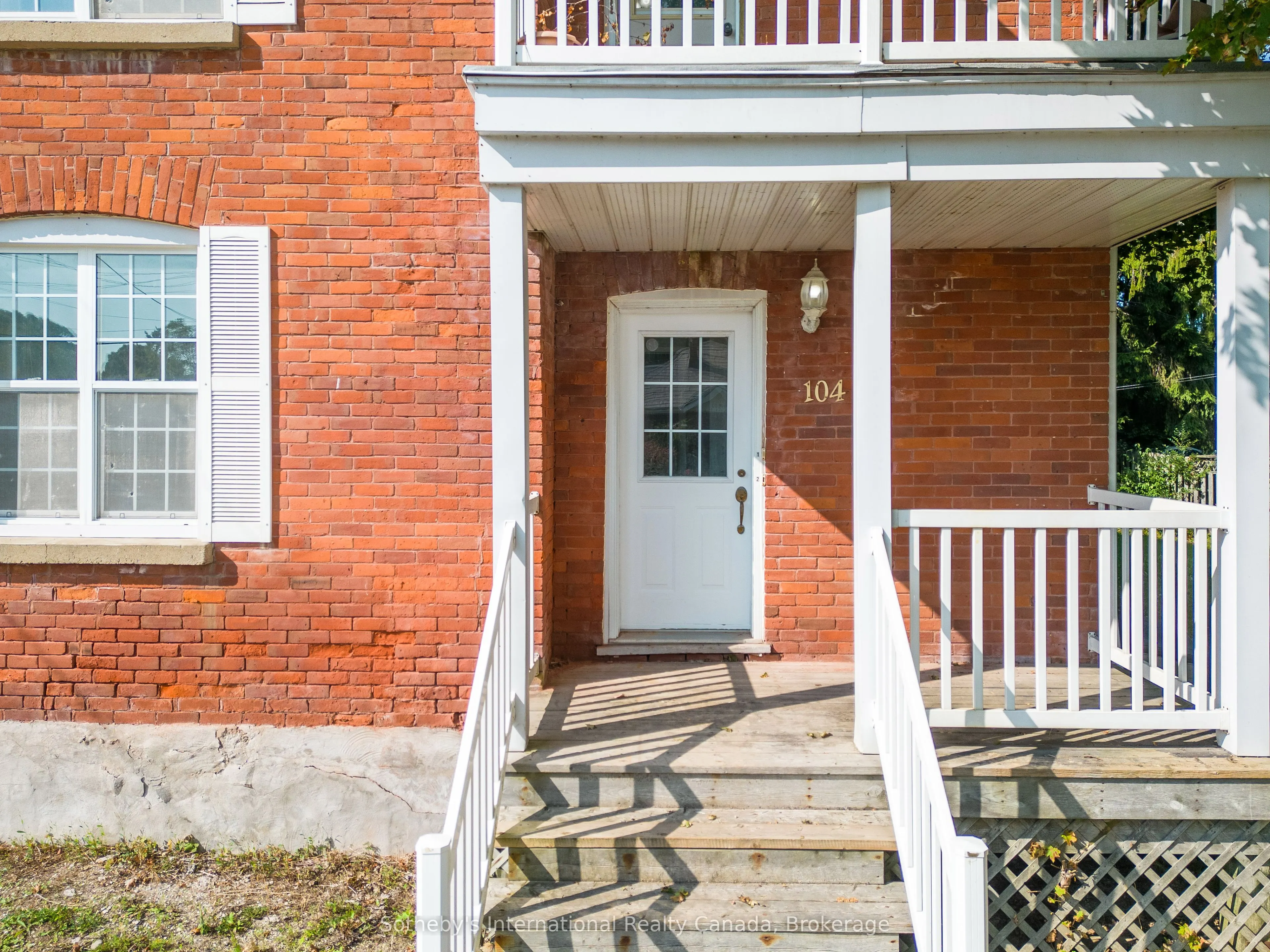 104 Sykes Street S