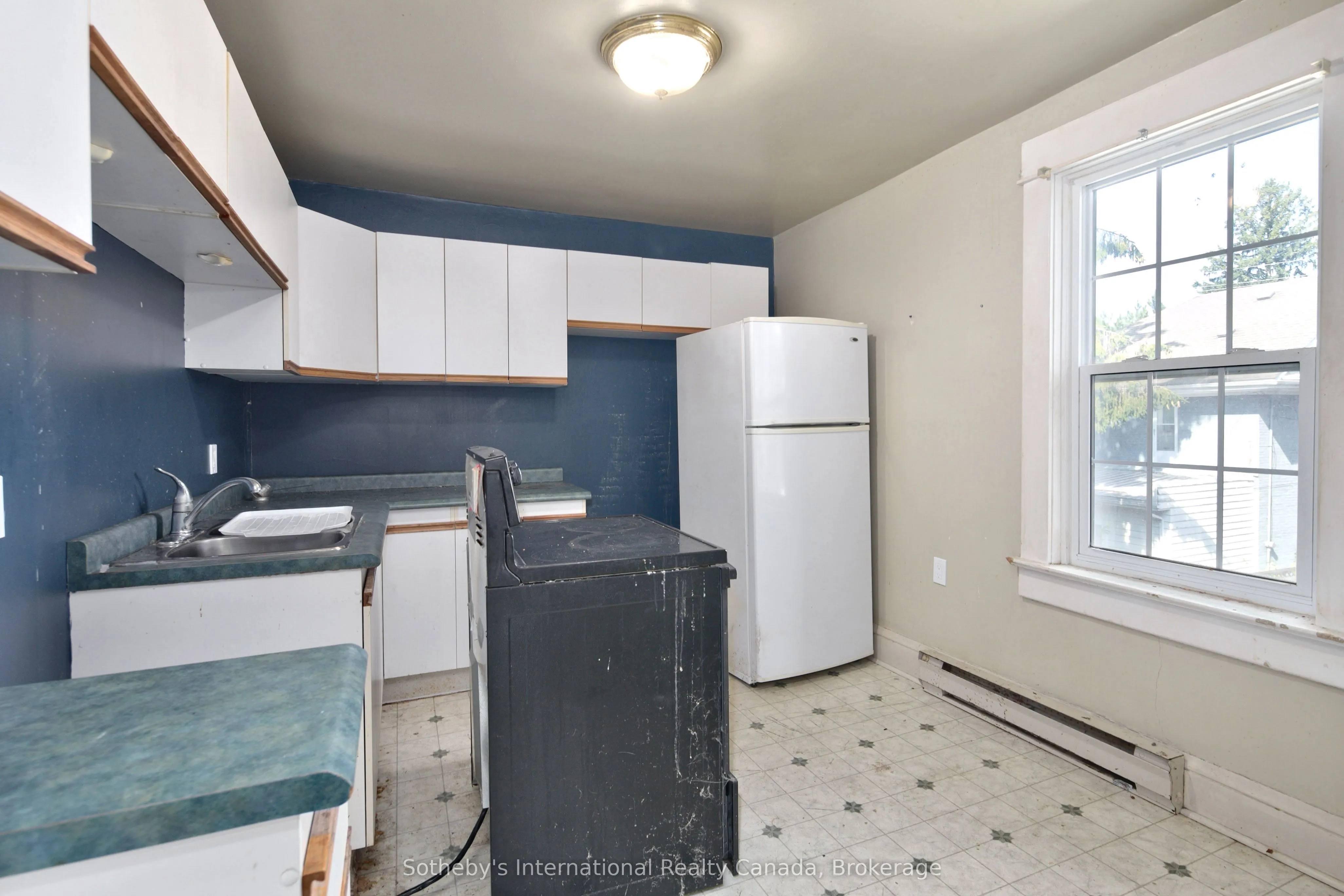 104 Sykes Street S
