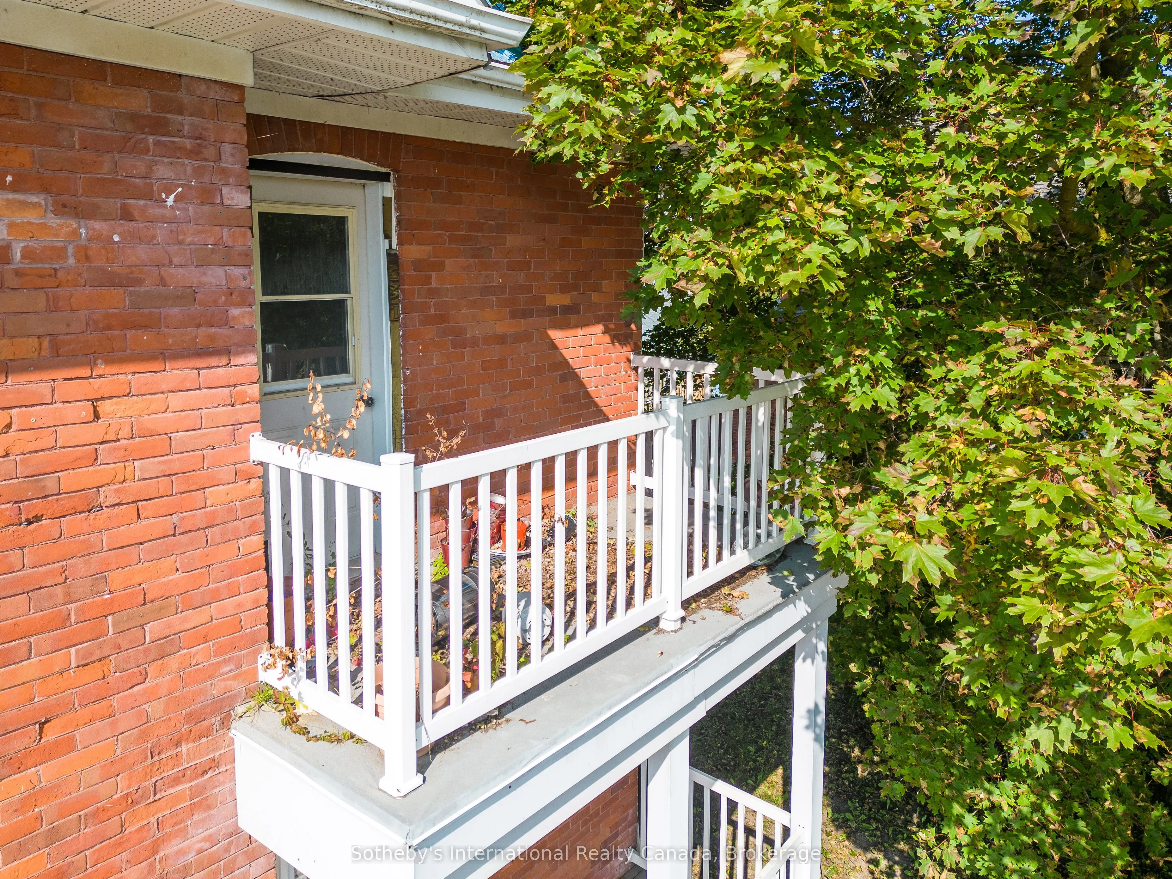 104 Sykes Street S