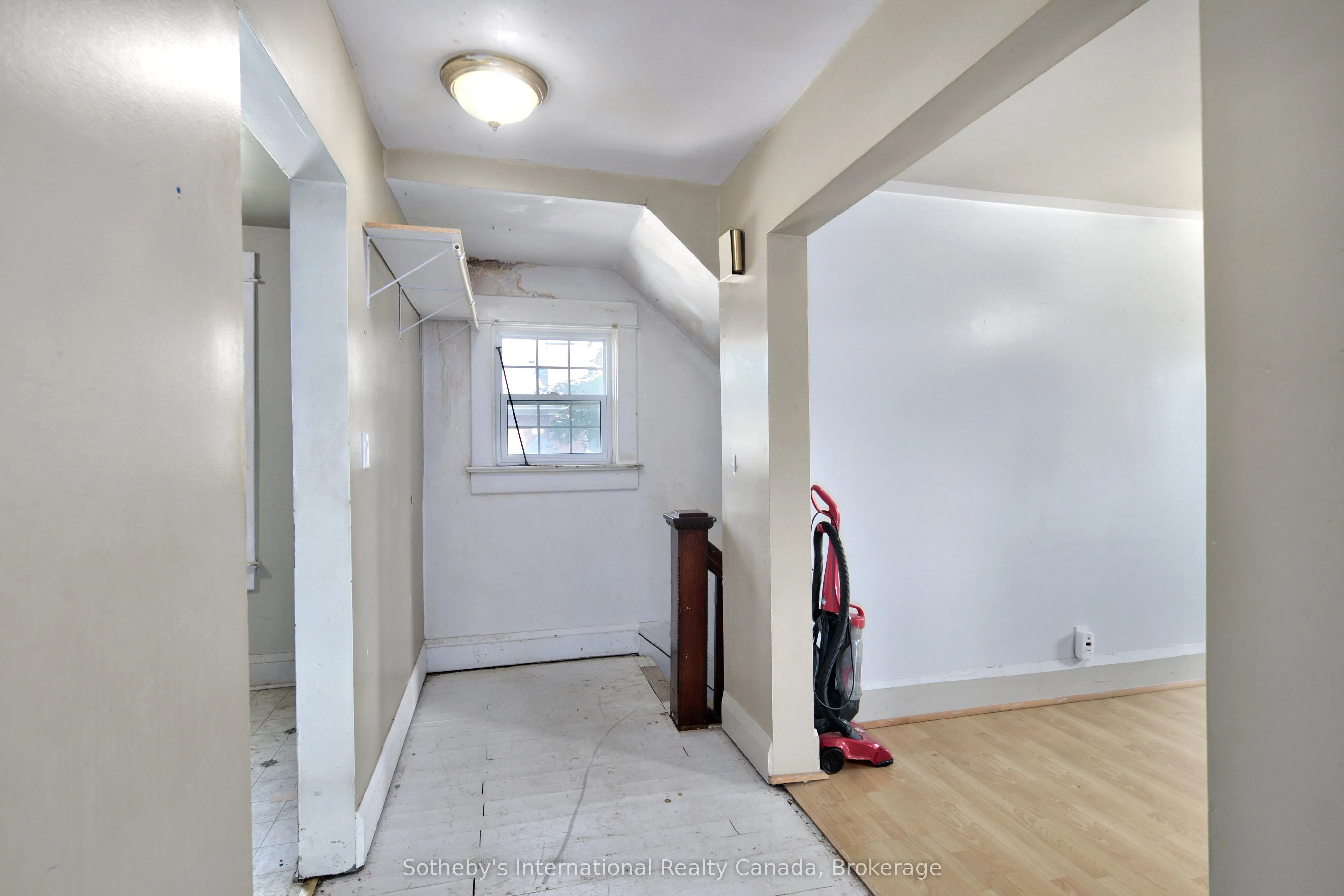 104 Sykes Street S