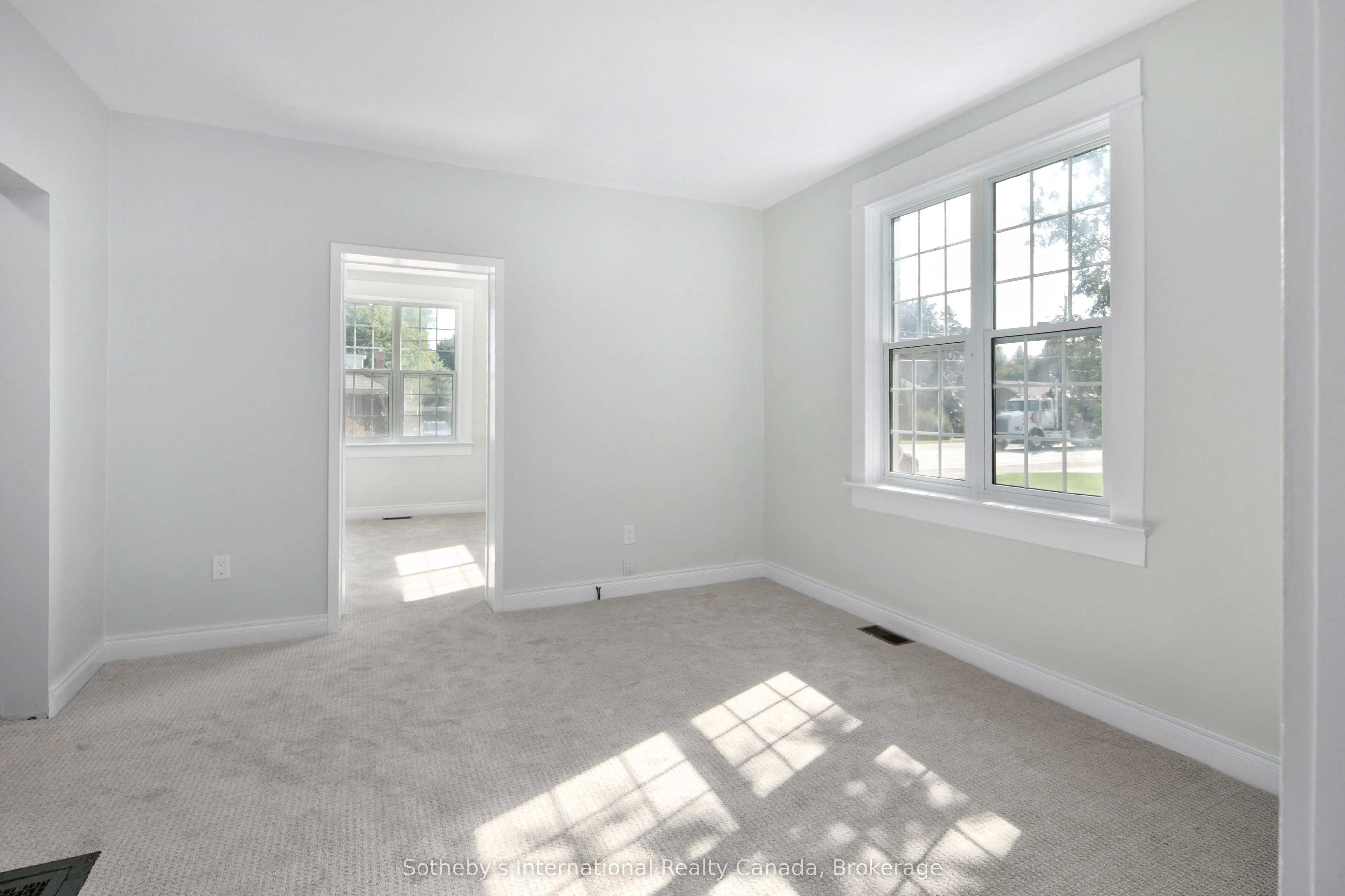 104 Sykes Street S