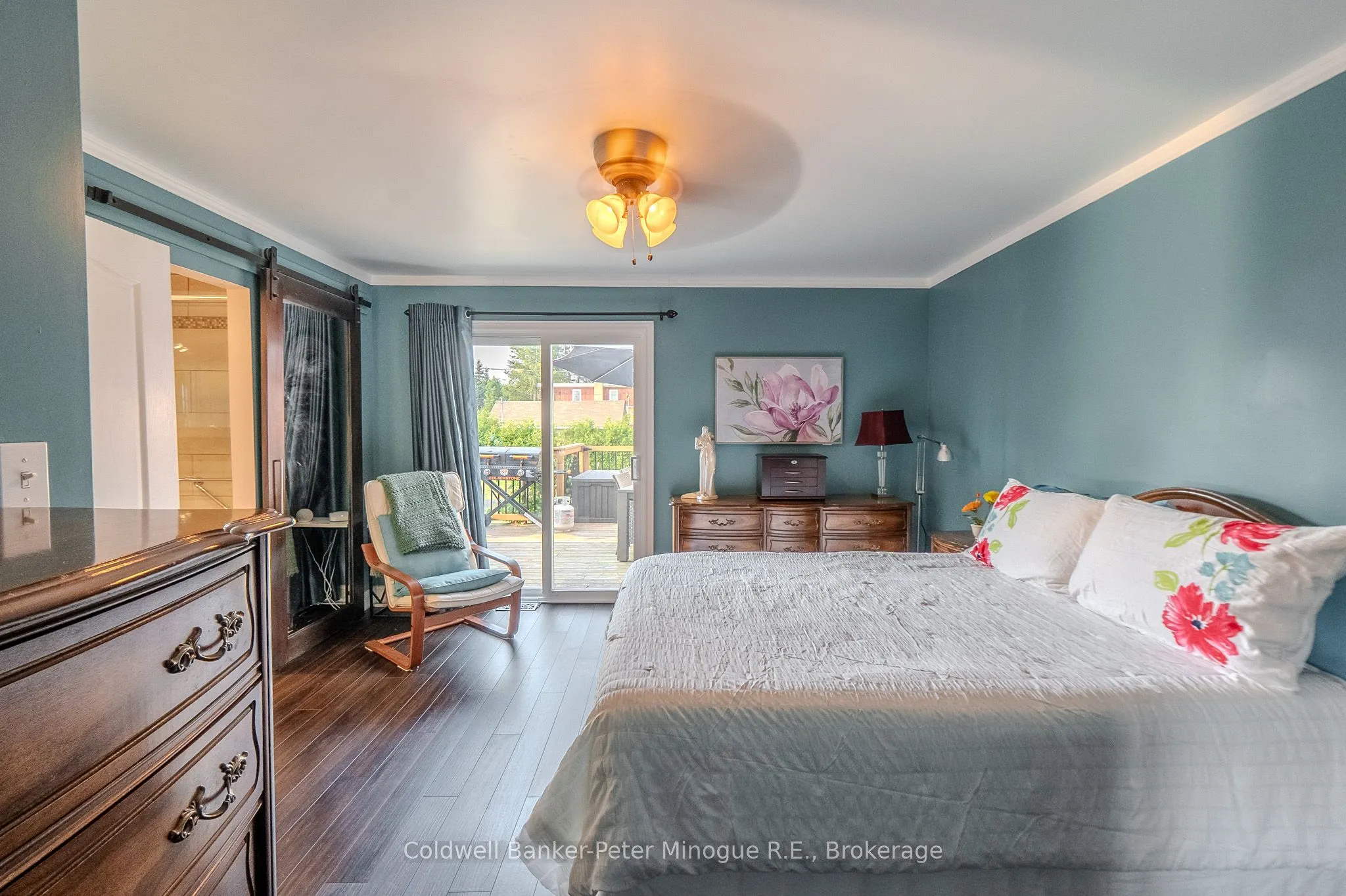 17 Principale Street W