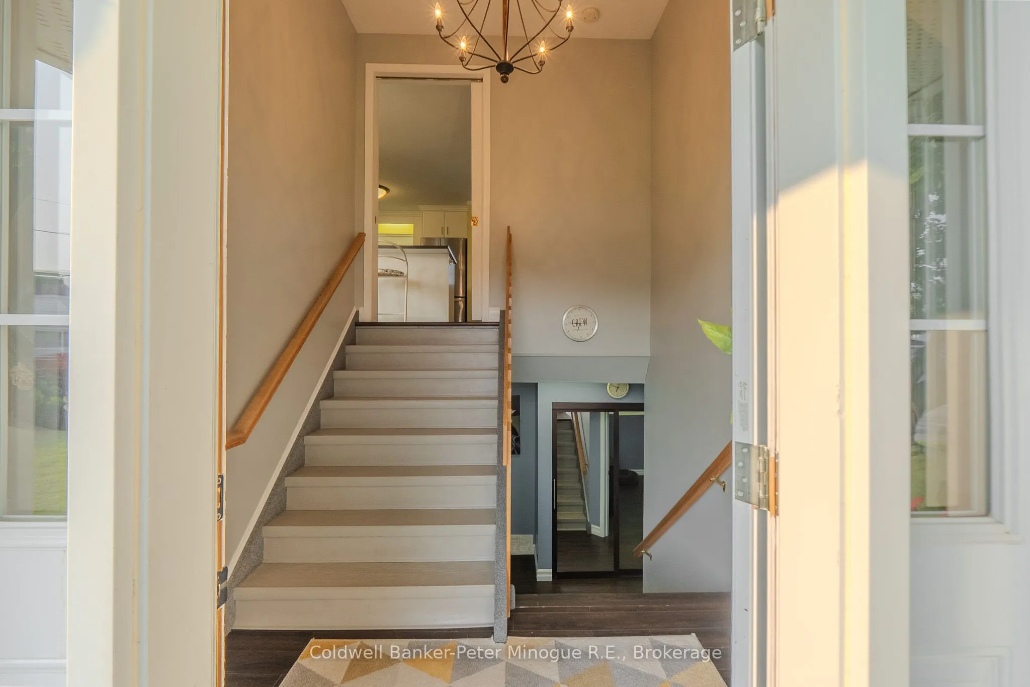 17 Principale Street W