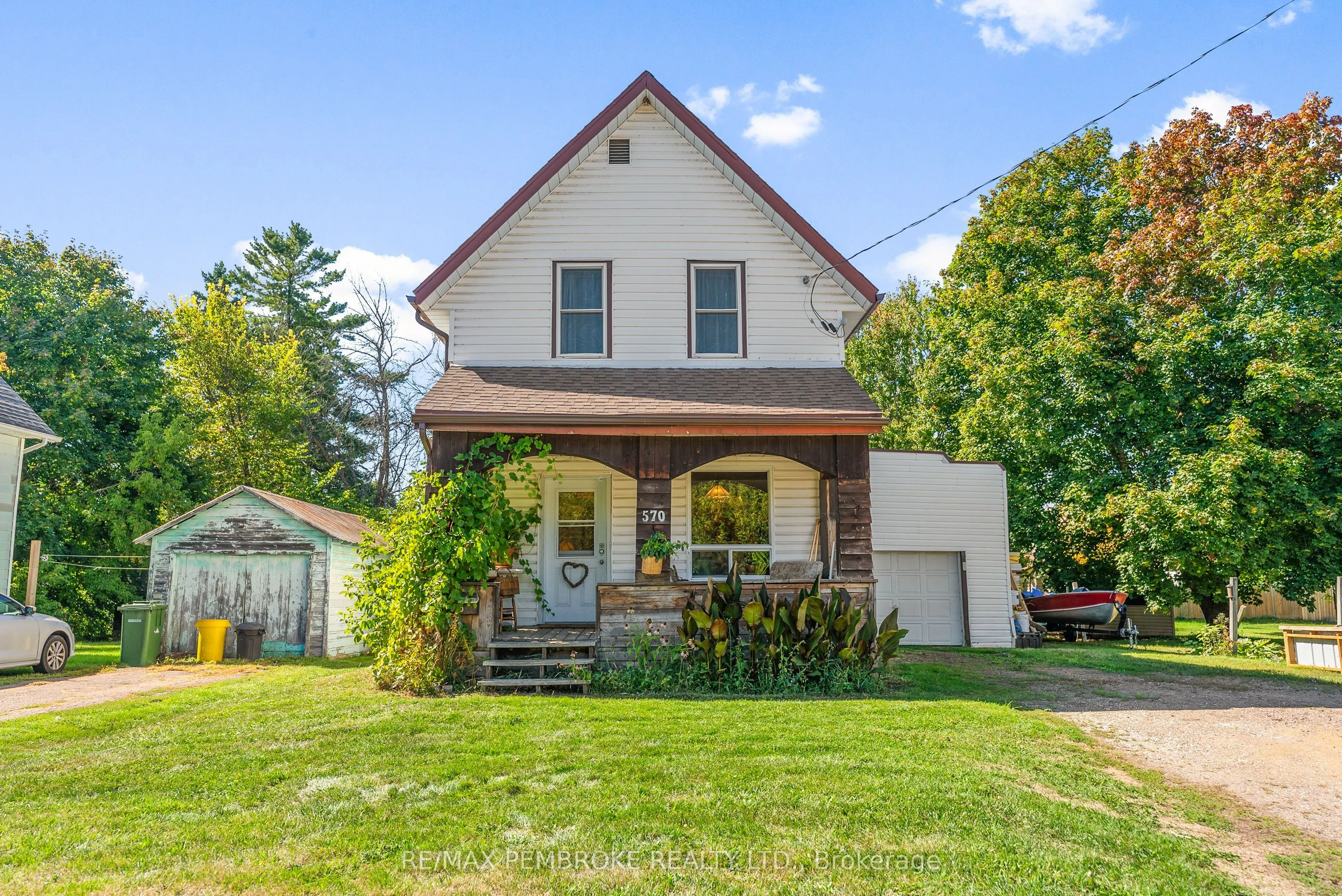 570 Eganville Road