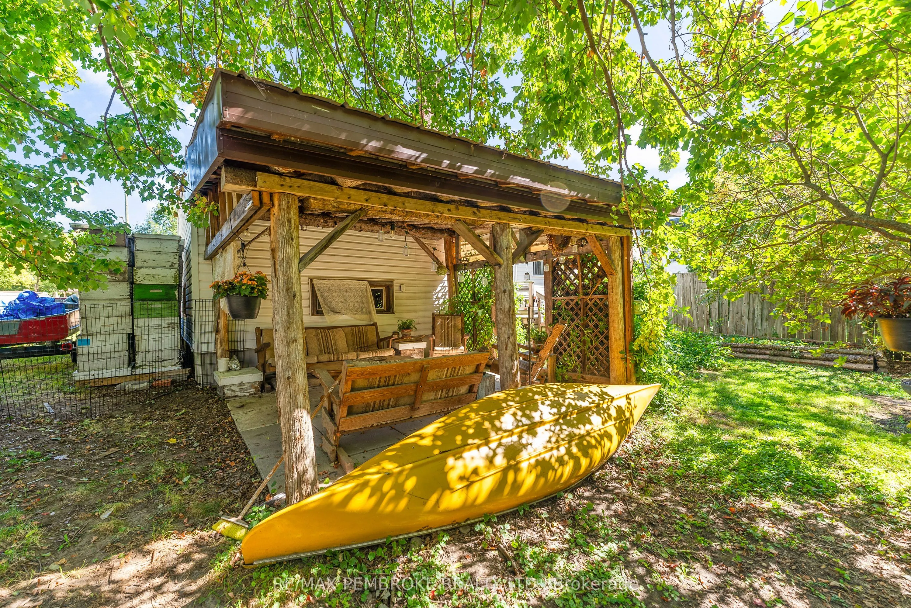 570 Eganville Road