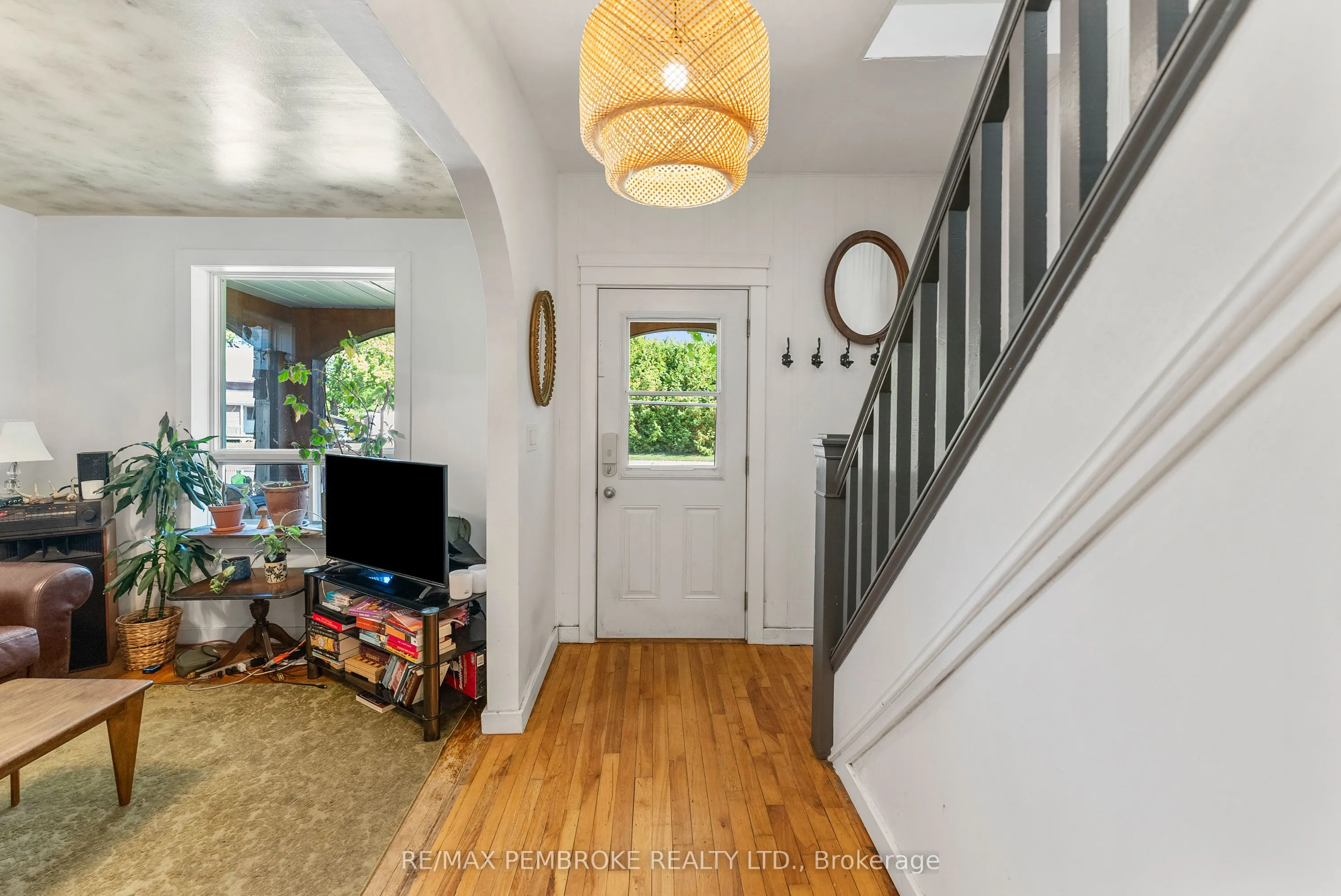 570 Eganville Road