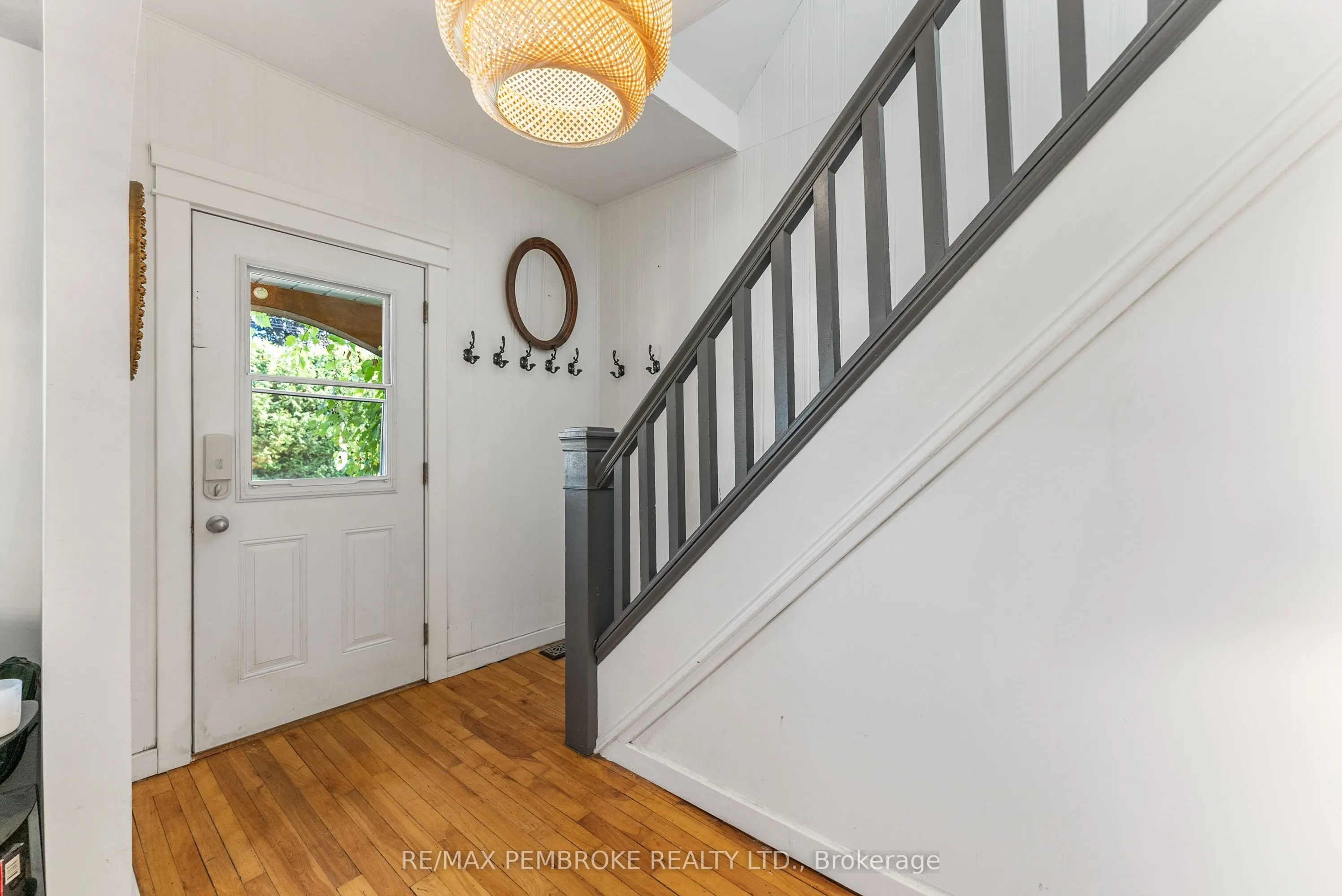 570 Eganville Road