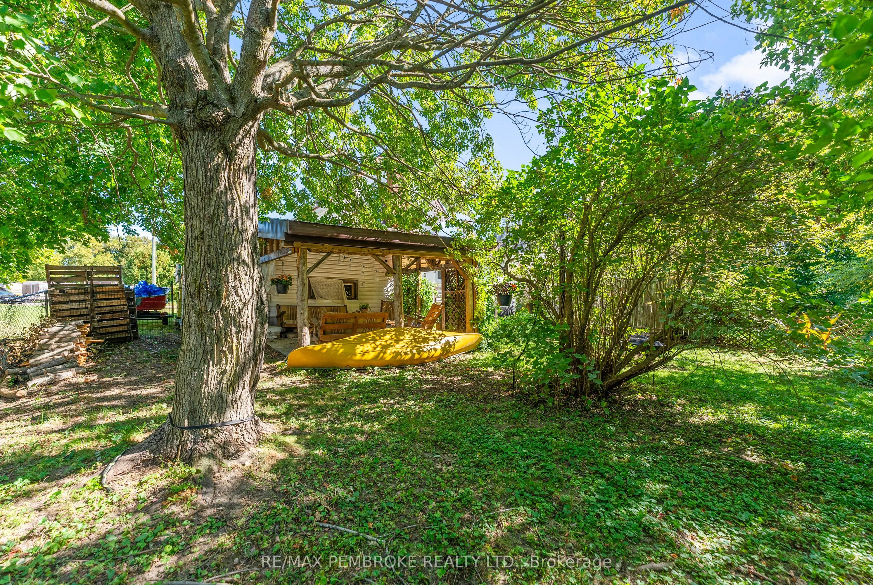 570 Eganville Road