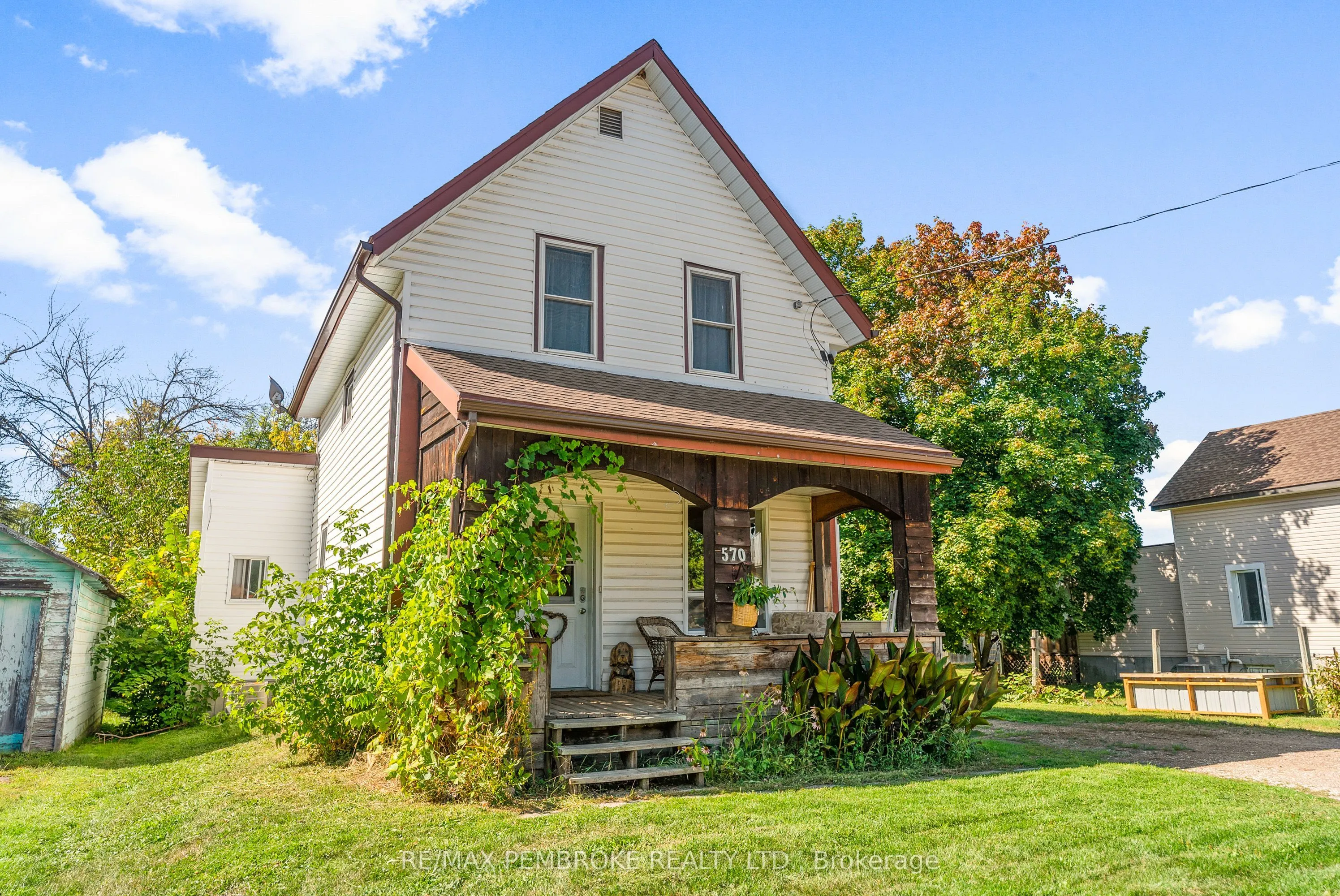 570 Eganville Road