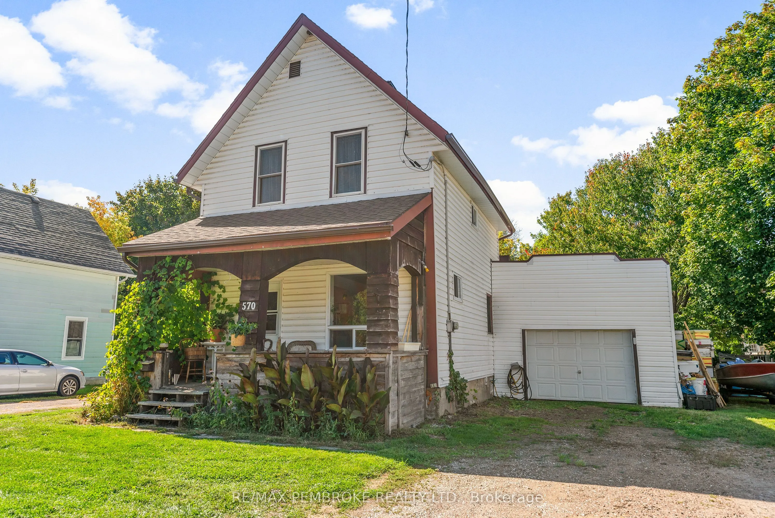 570 Eganville Road