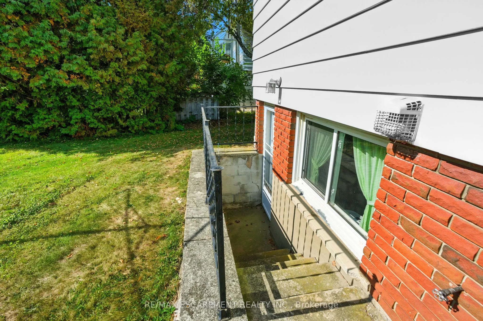 961 Garden Lane