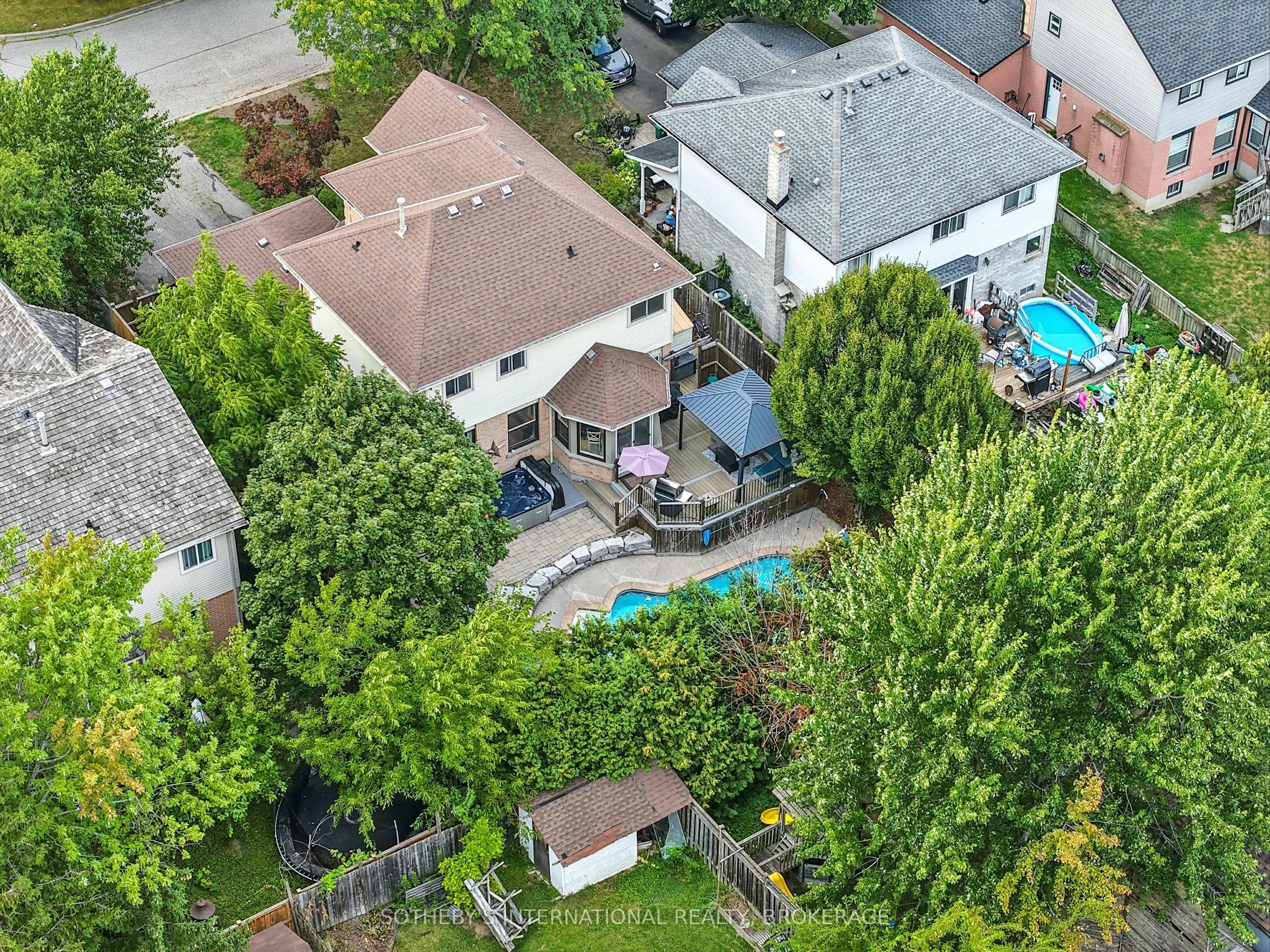 32 STERLING Street