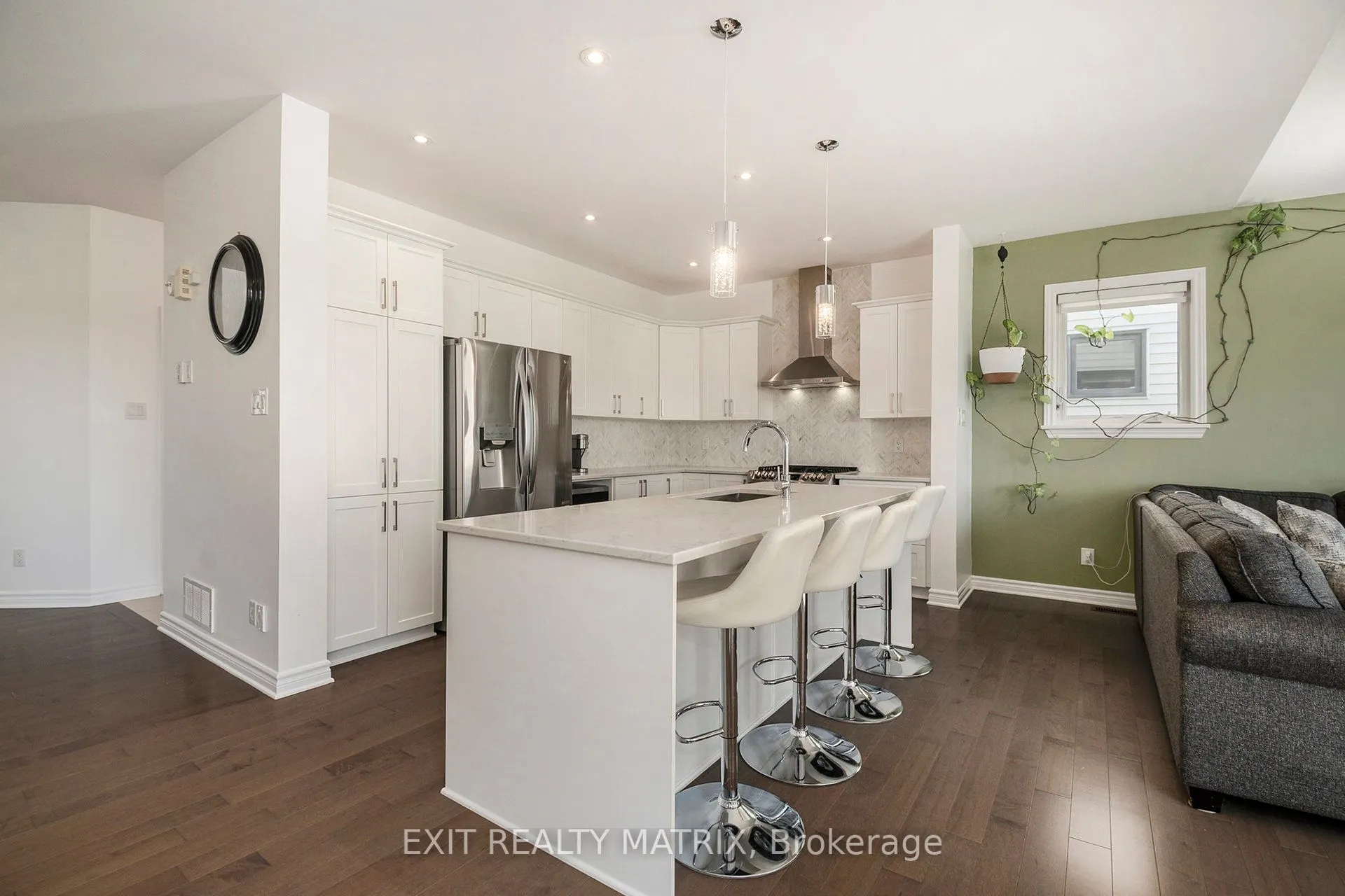 132 LYNN VALLEY Terrace