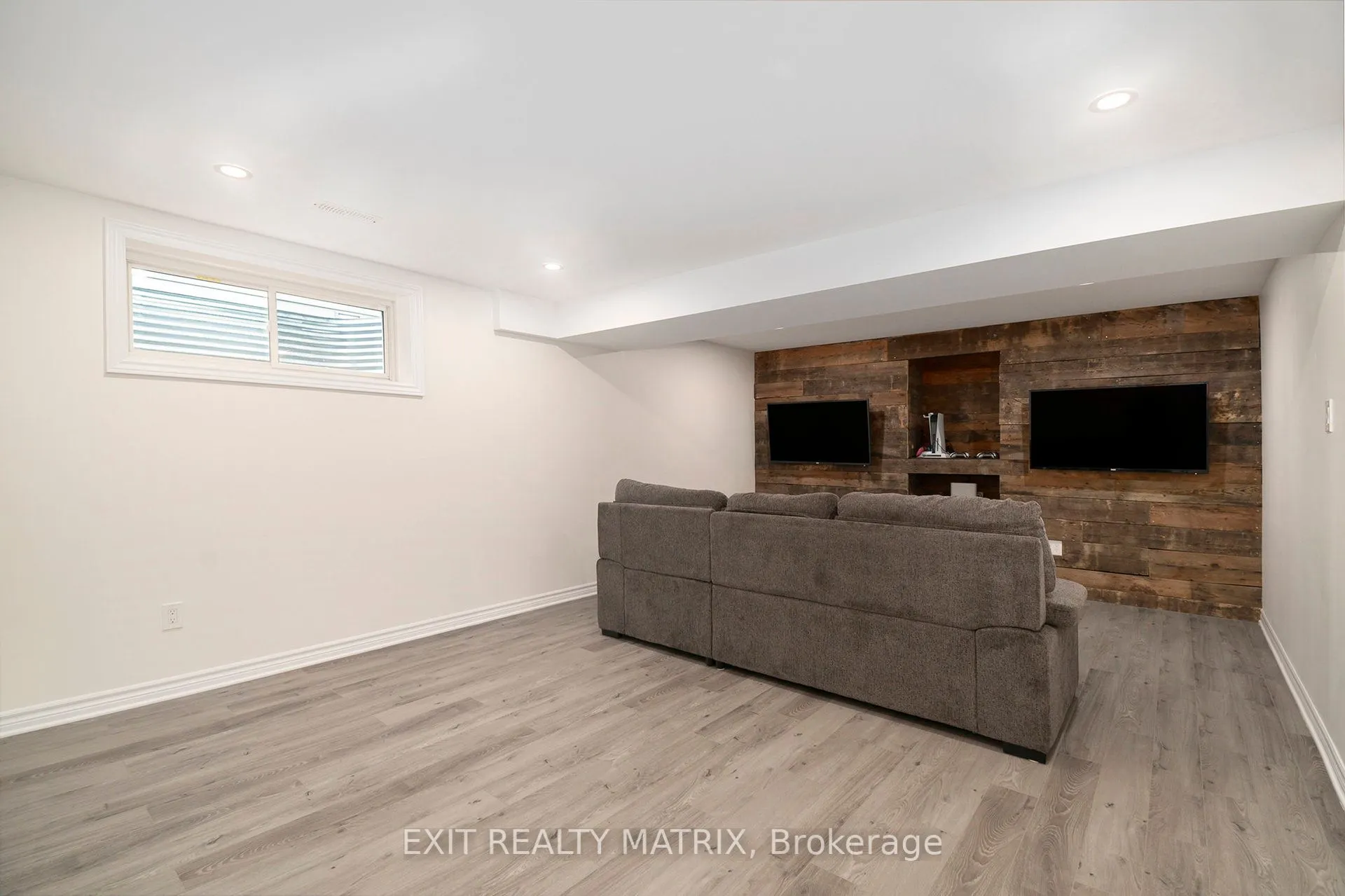 132 LYNN VALLEY Terrace