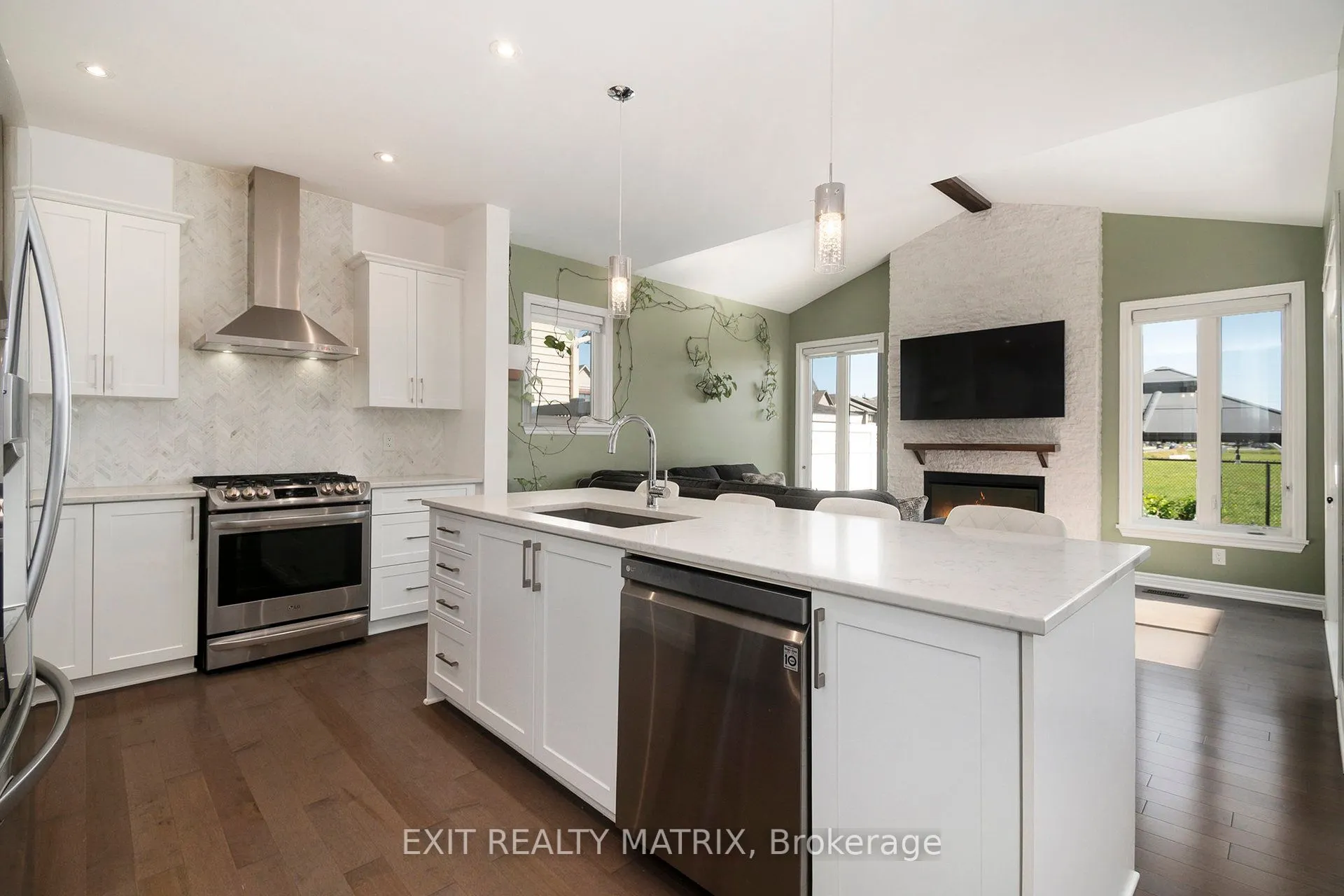 132 LYNN VALLEY Terrace