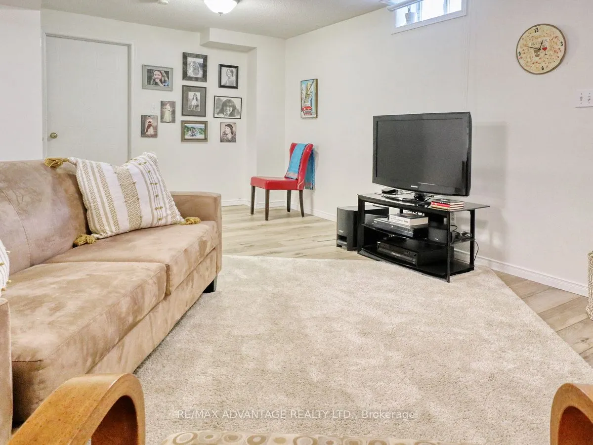 59 PENNYBROOK Crescent, #21