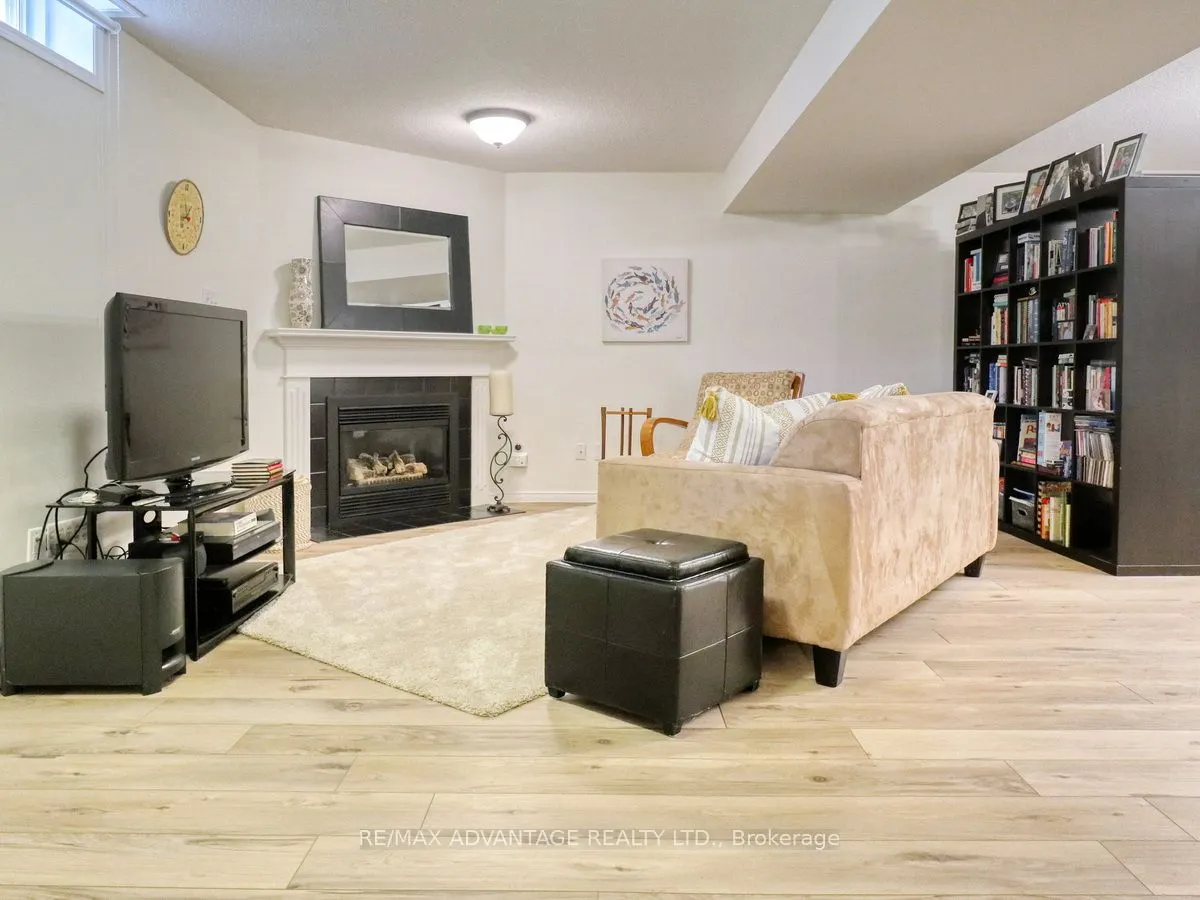 59 PENNYBROOK Crescent, #21