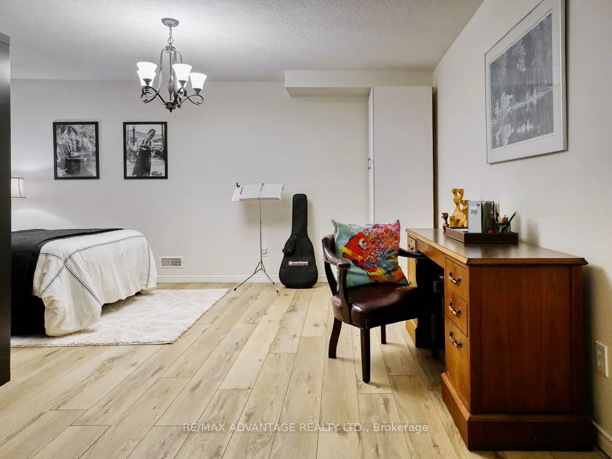 59 PENNYBROOK Crescent, #21
