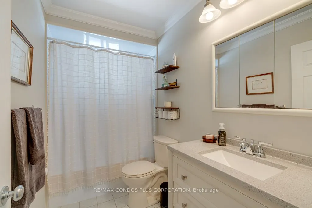 577 Mackechnie Crescent