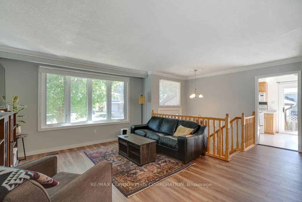 577 Mackechnie Crescent