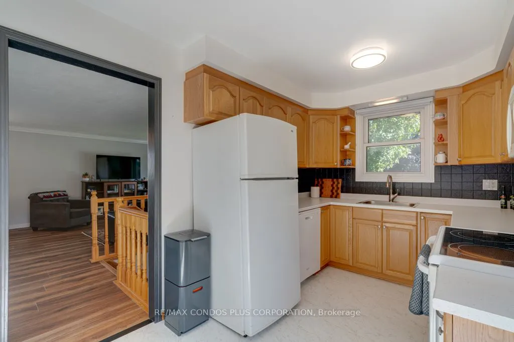 577 Mackechnie Crescent
