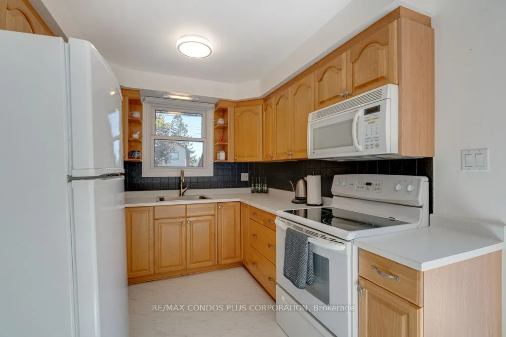 577 Mackechnie Crescent