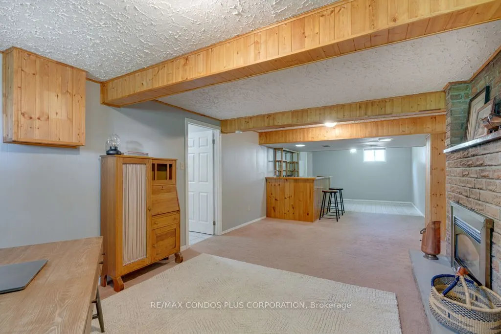 577 Mackechnie Crescent