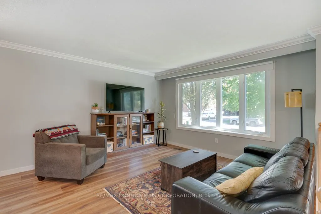577 Mackechnie Crescent