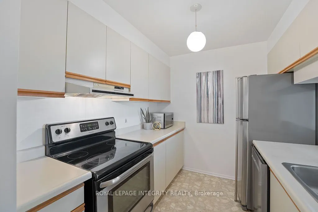 212 Viewmount Drive, #206